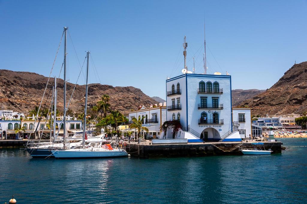 Mistral-20 Puerto De Mogan